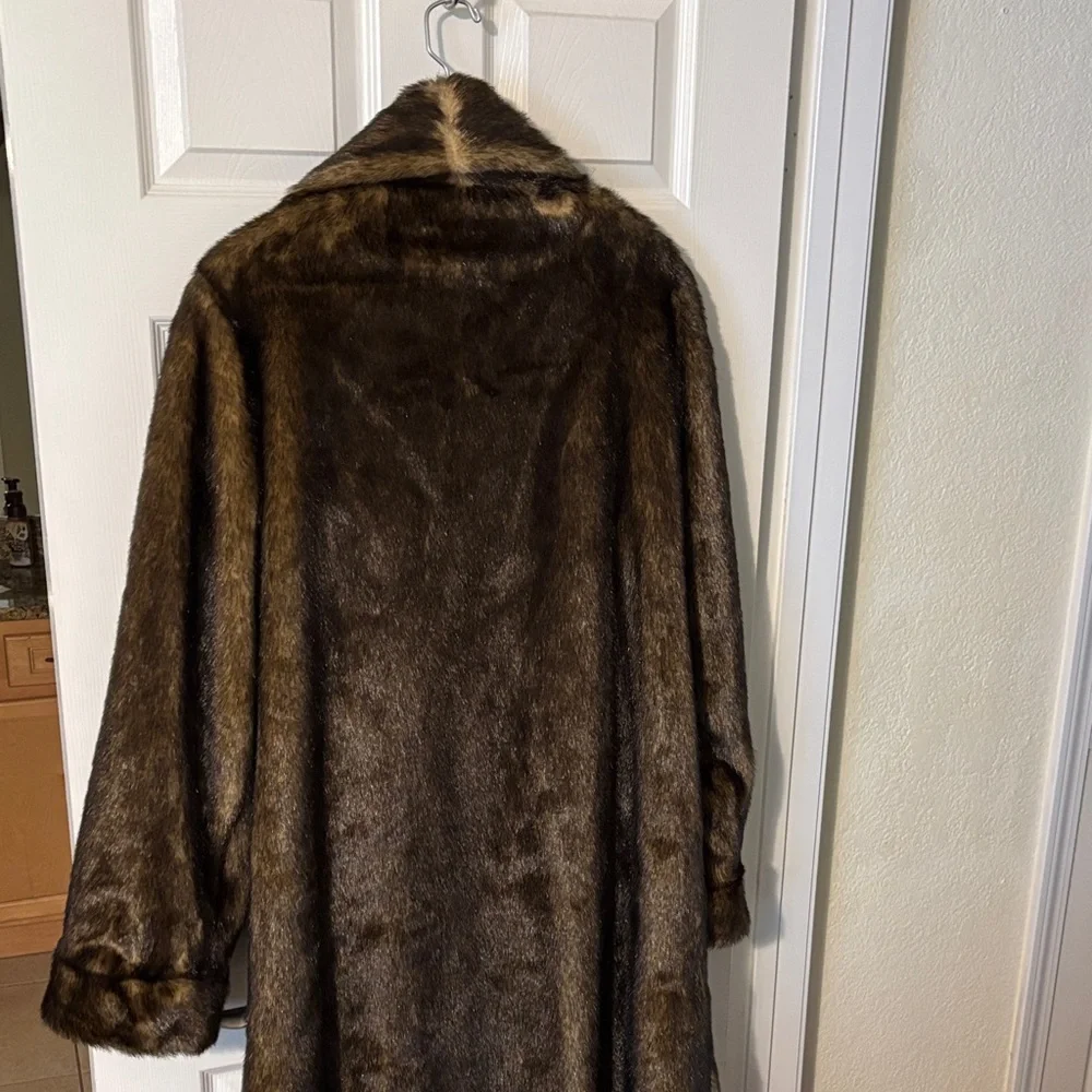 Dennis Basso Brown Faux Fur Coat - Picture 4 of 9
